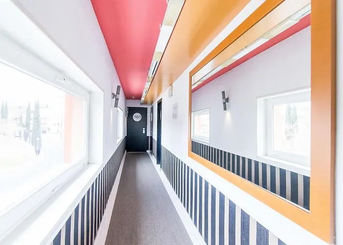 Hotel Colors 2*