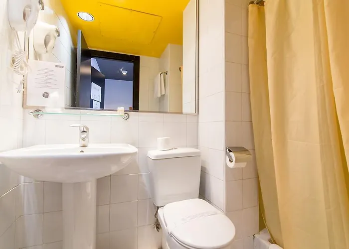 Отель Colors Барселона